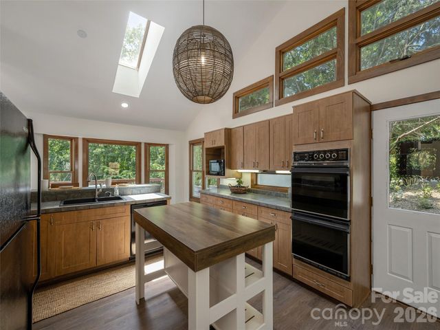 155 Crabapple Lane, Asheville, NC 28804