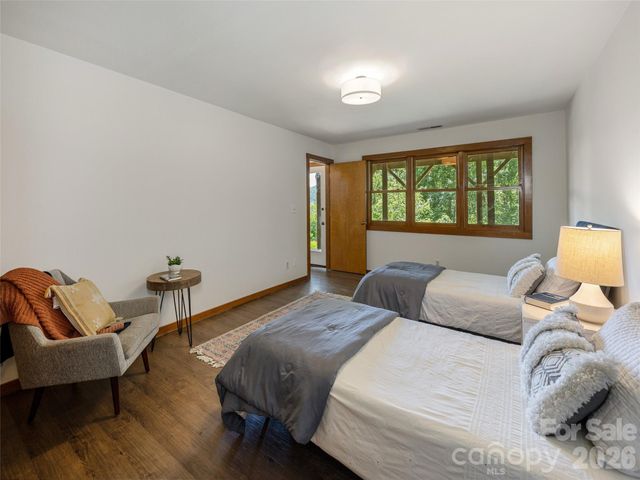 155 Crabapple Lane, Asheville, NC 28804