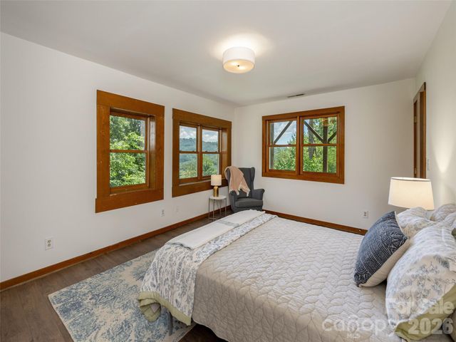 155 Crabapple Lane, Asheville, NC 28804