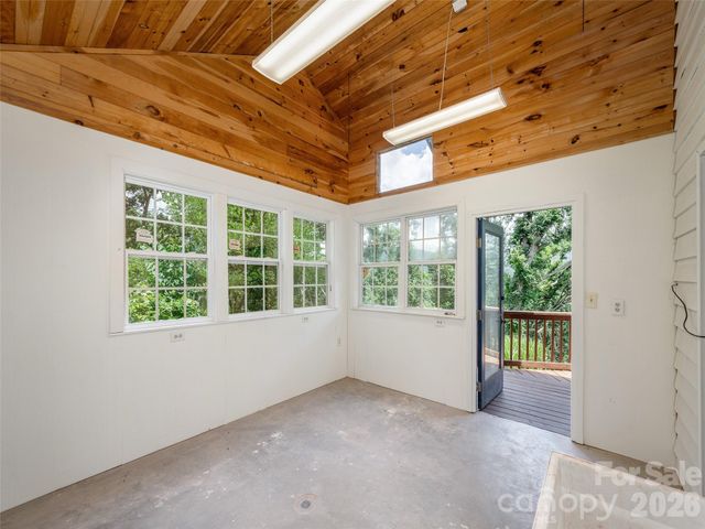 155 Crabapple Lane, Asheville, NC 28804