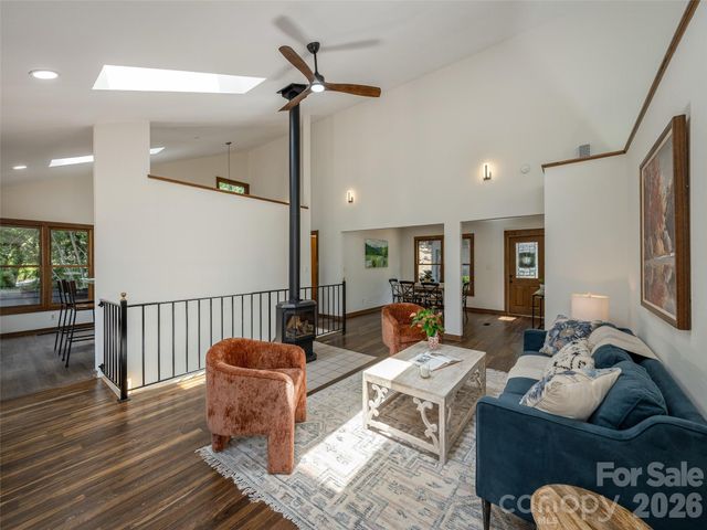 155 Crabapple Lane, Asheville, NC 28804