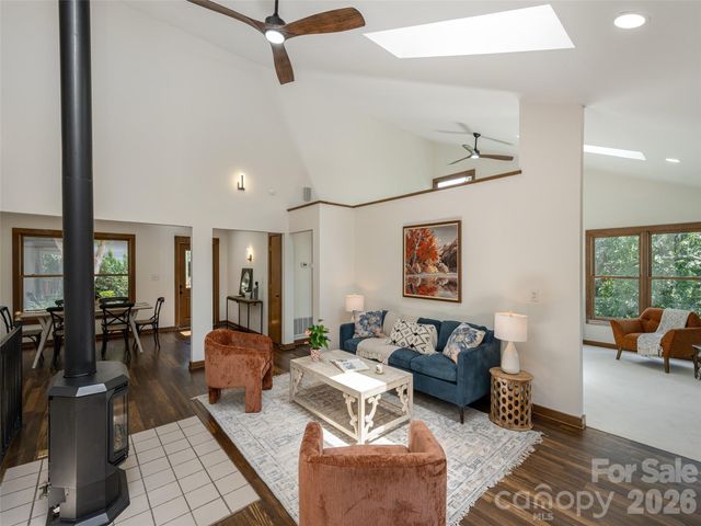 155 Crabapple Lane, Asheville, NC 28804