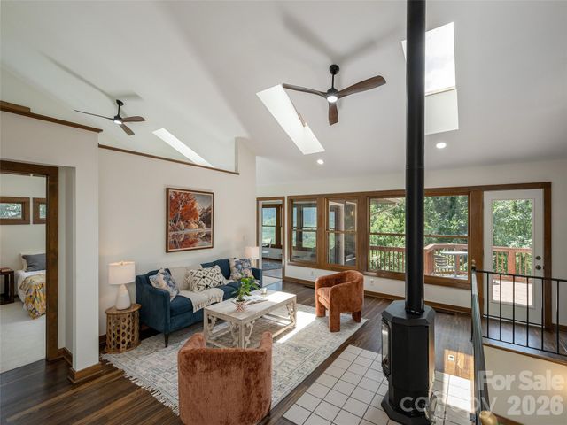 155 Crabapple Lane, Asheville, NC 28804