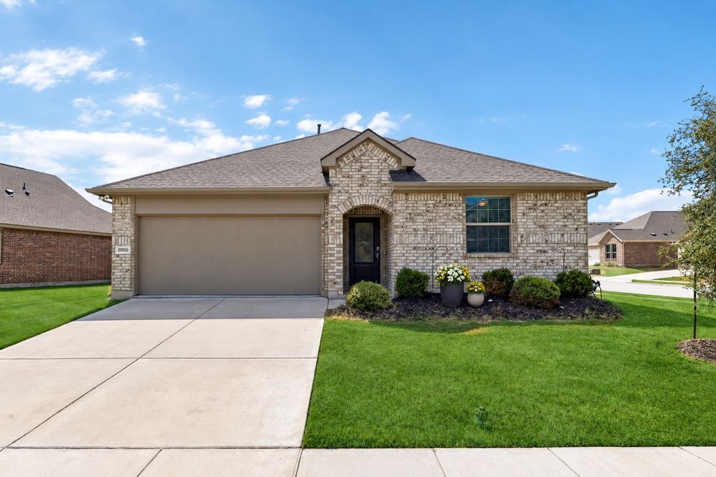 2000 Angus Drive, Little Elm, TX 75068 — exterior