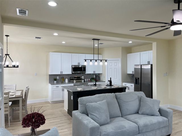 301 E 14th Avenue, Corsicana, TX 75110