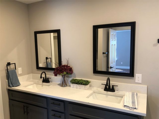 301 E 14th Avenue, Corsicana, TX 75110