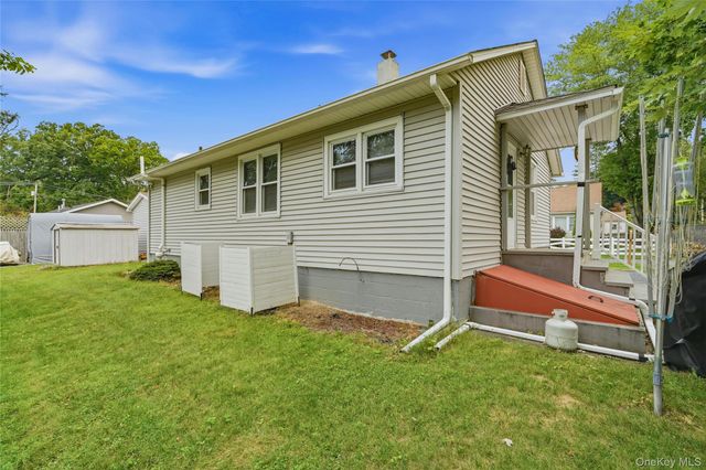 2 Hennessey Place, Poughkeepsie, NY 12601
