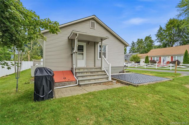 2 Hennessey Place, Poughkeepsie, NY 12601