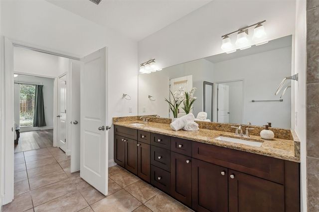 1717 NW 17TH LANE, Gainesville, FL 32605