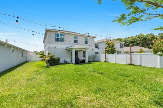 4506 Catalina Way, Greenacres, FL 33463
