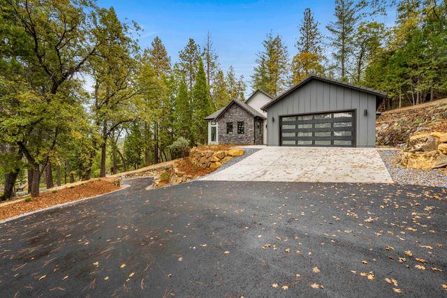 15065 Grand Knoll Dr, Meadow Vista, CA 95722