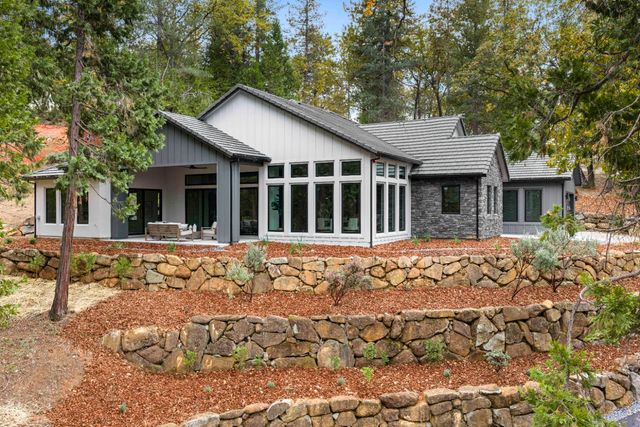 15065 Grand Knoll Dr, Meadow Vista, CA 95722