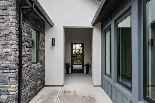 15065 Grand Knoll Dr, Meadow Vista, CA 95722