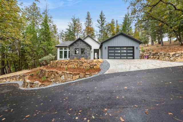 15065 Grand Knoll Dr, Meadow Vista, CA 95722