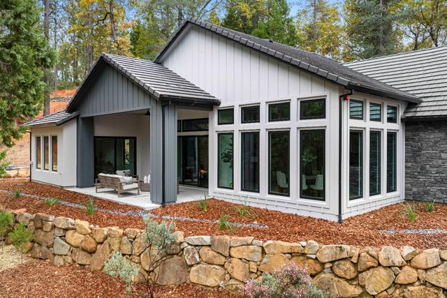 15065 Grand Knoll Dr, Meadow Vista, CA 95722