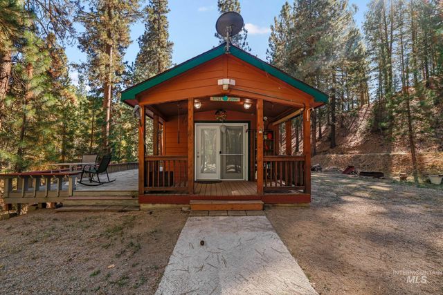 2041 N Meyers Dr, Pine, ID 83647 property photo