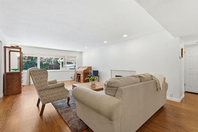 7724 Greenridge Way, Fair Oaks, CA 95628