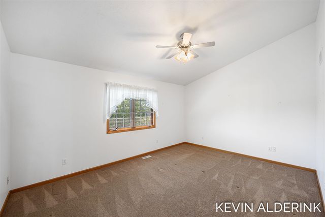 8872 N Peninsula Court, Zeeland, MI 49464