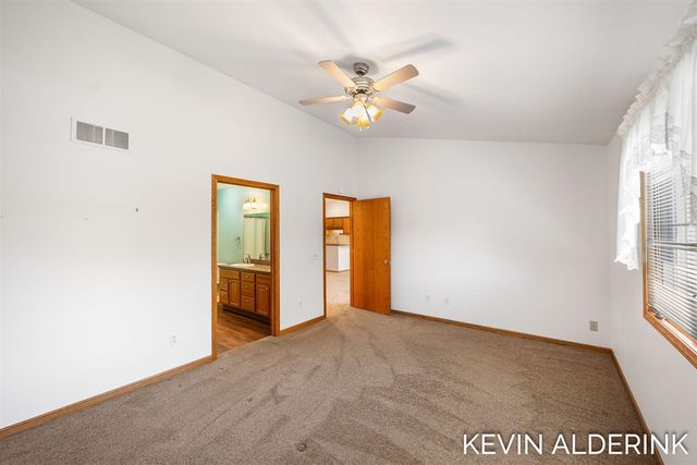 8872 N Peninsula Court, Zeeland, MI 49464