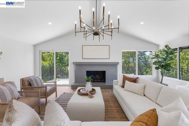 481 Montcrest Pl, Danville, CA 94526