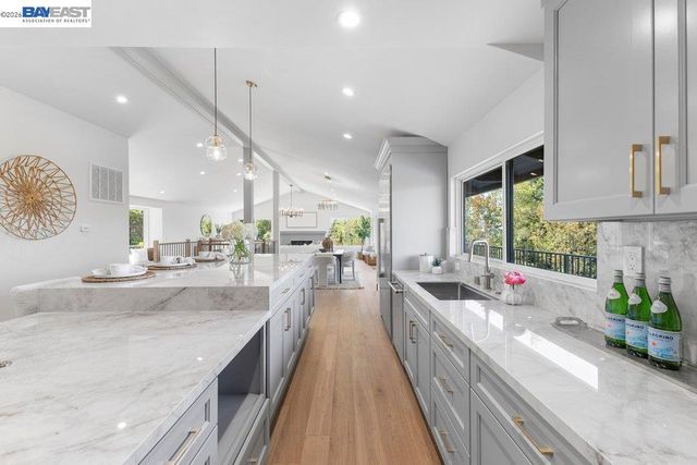 481 Montcrest Pl, Danville, CA 94526