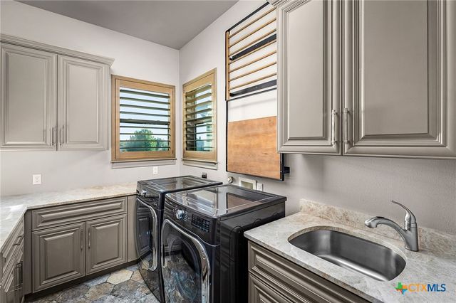 2447 Wallaby Circle, New Braunfels, TX 78132