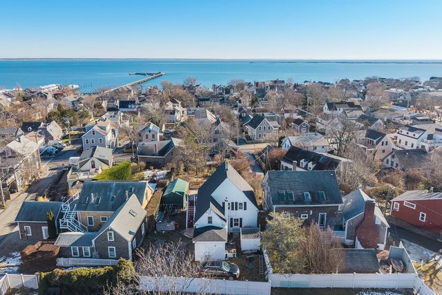21 Mechanic Street, Provincetown, MA 02657