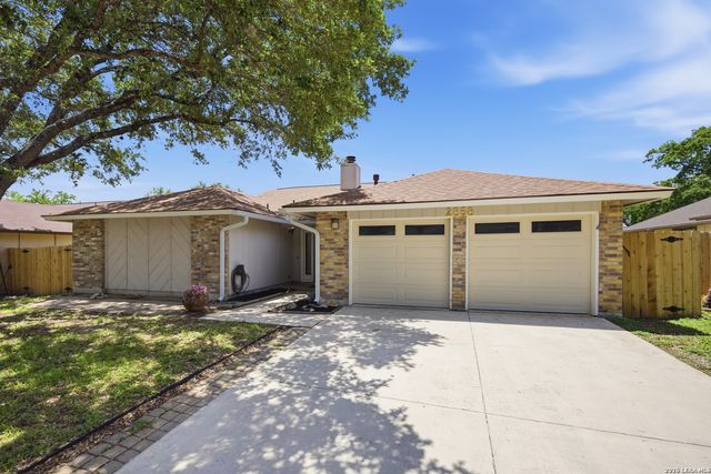 2858 BURNING ROCK ST, San Antonio, TX 78247