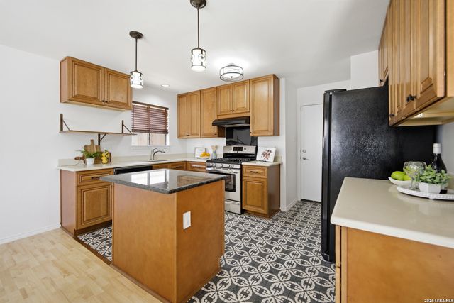 2858 BURNING ROCK ST, San Antonio, TX 78247