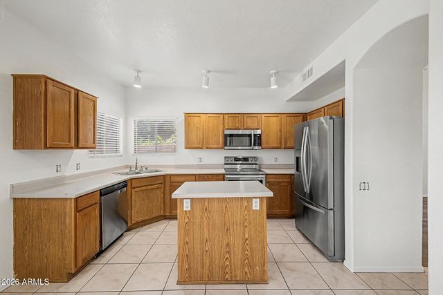 6947 W VIA DEL SOL Drive, Glendale, AZ 85310