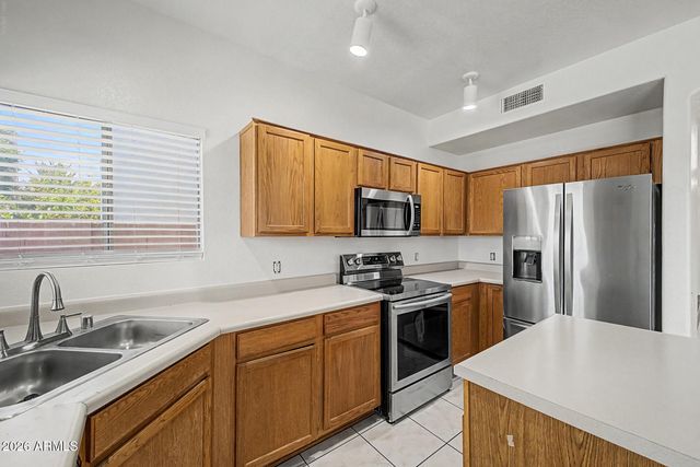6947 W VIA DEL SOL Drive, Glendale, AZ 85310