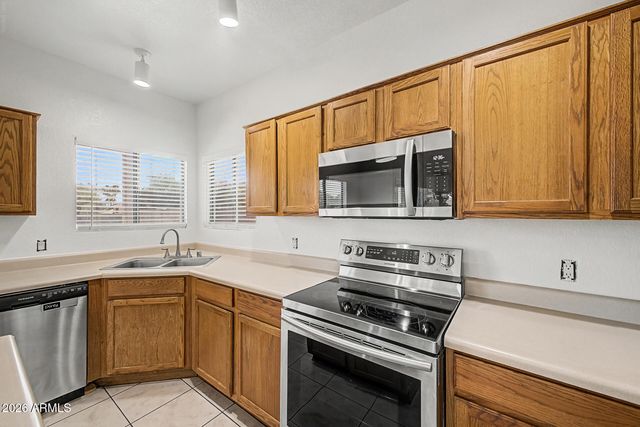 6947 W VIA DEL SOL Drive, Glendale, AZ 85310