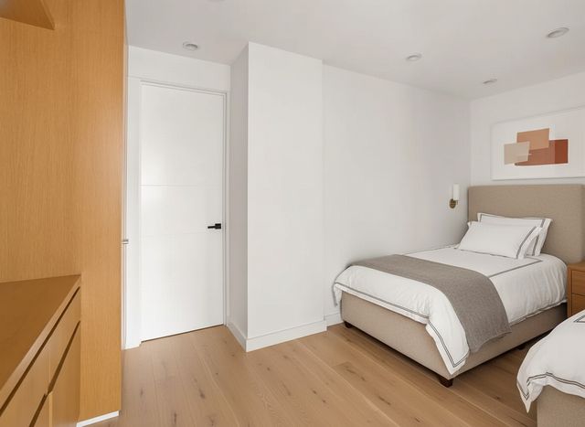 20 E 68TH Street 10DE, New York City, NY 10065