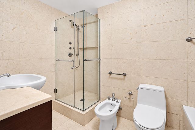 20 E 68TH Street 10DE, New York City, NY 10065
