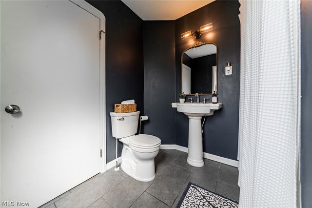 192 Sunset Road, Avon Lake, OH 44012