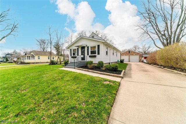 192 Sunset Road, Avon Lake, OH 44012