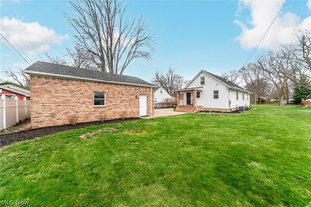 192 Sunset Road, Avon Lake, OH 44012