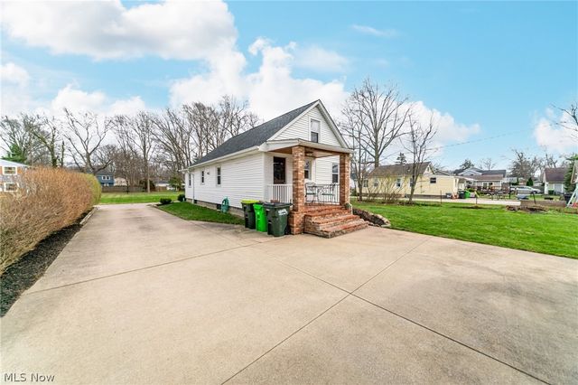 192 Sunset Road, Avon Lake, OH 44012