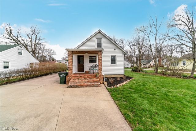 192 Sunset Road, Avon Lake, OH 44012