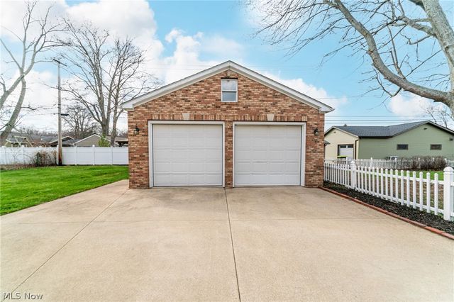 192 Sunset Road, Avon Lake, OH 44012