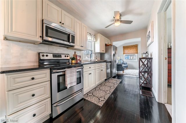 192 Sunset Road, Avon Lake, OH 44012