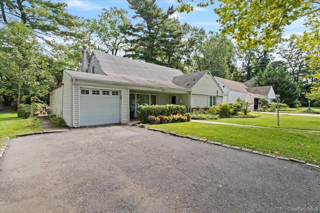 25 Bentley Road, Great Neck, NY 11023 — photo 3