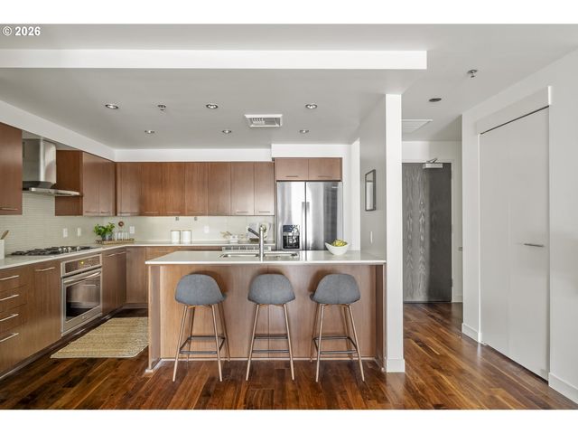 1310 Nw NAITO Pkwy 505A, Portland, OR 97209