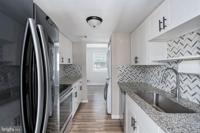 2801 BANKS CT, Dumfries, VA 22026