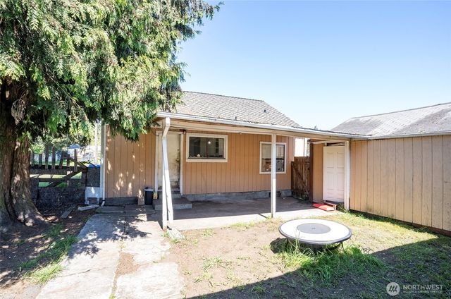 758 108th Street S, Tacoma, WA 98444