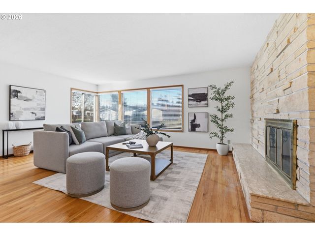 922 Ne DONELSON Rd, Hillsboro, OR 97124