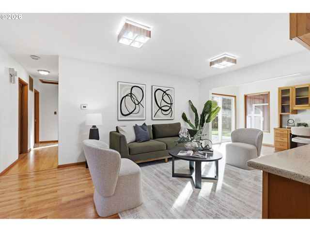 922 Ne DONELSON Rd, Hillsboro, OR 97124