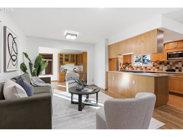 922 Ne DONELSON Rd, Hillsboro, OR 97124