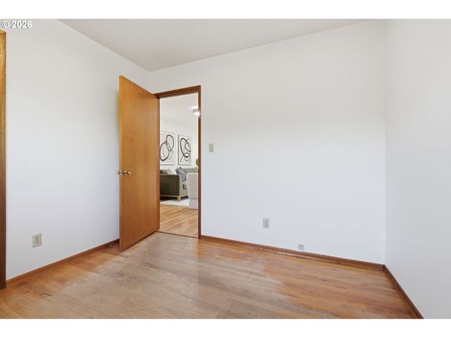 922 Ne DONELSON Rd, Hillsboro, OR 97124