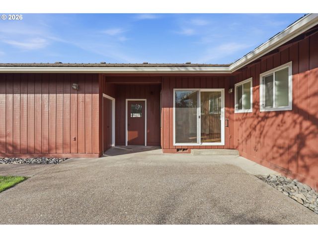 922 Ne DONELSON Rd, Hillsboro, OR 97124